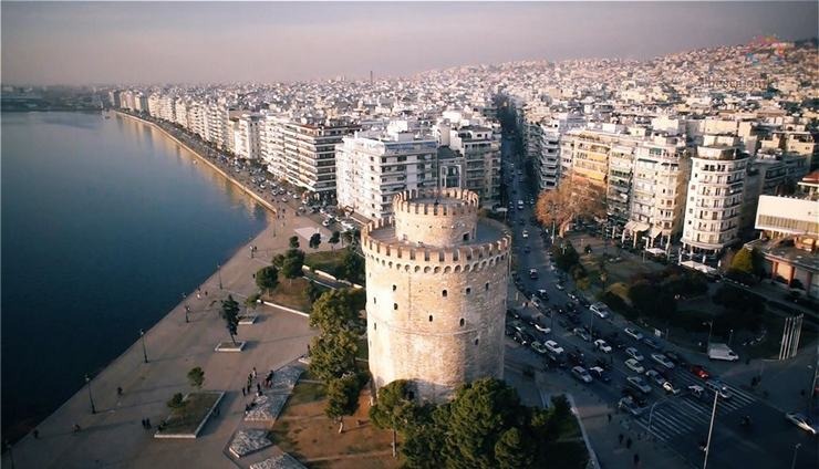 Στο «κόκκινο» από σήμερα η Θεσσαλονίκη –  Το ποσοστό θετικότητας των τεστ αγγίζει το 7,4%.