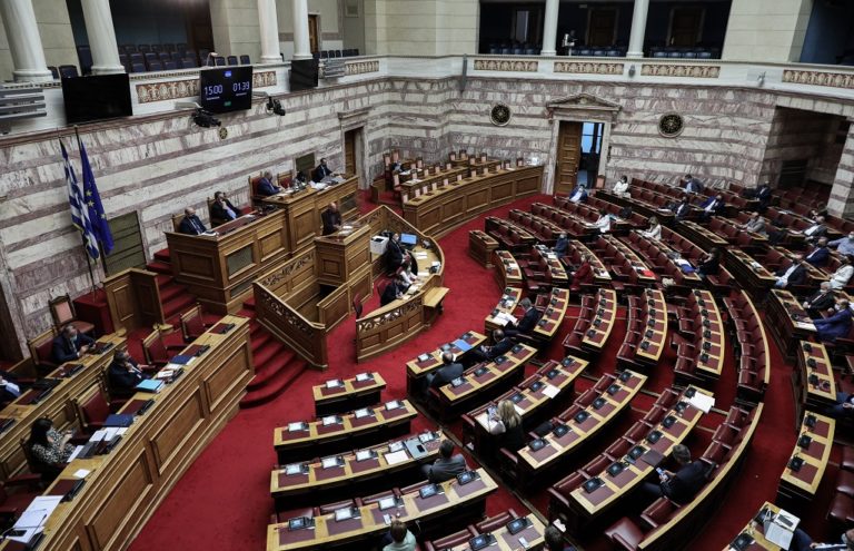 Πολιτική αντιπαράθεση κυβέρνησης – ΣΥΡΙΖΑ για δημοσίευμα της “Αυγής”