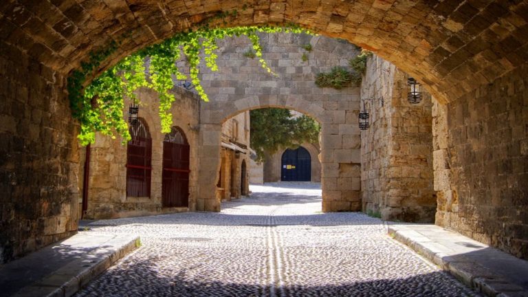 Ρόδος. Για κατάχρηση εκκλησιαστικού αξιώματος δικάζεται εφημέριος