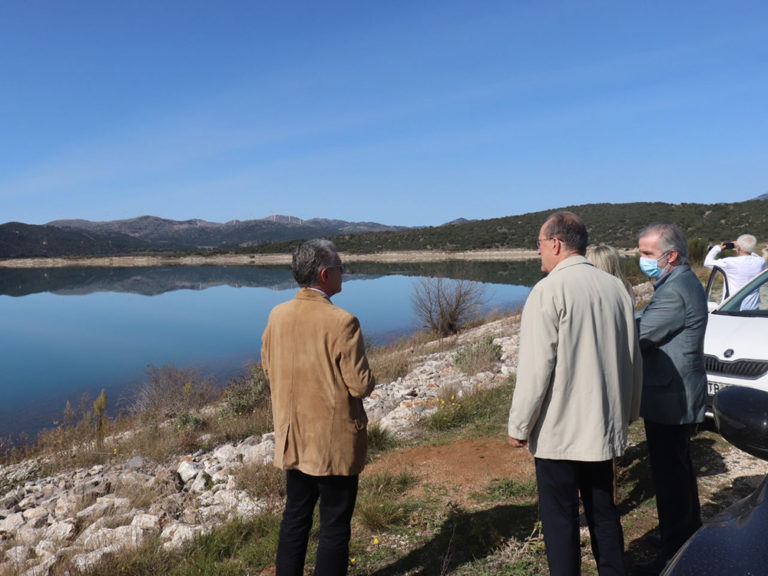 Κινητικότητα για το υδατοδρόμιο της λίμνης Τάκας