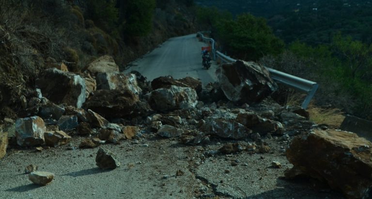 Προβλήματα από κατολισθήσεις στην Ικαρία μετά το σεισμό