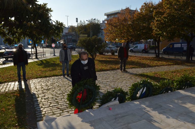 Ροδόπη: Aντιπροσωπεία του ΜέΡΑ25 κατέθεσε στεφάνι για τους αγωνιστές του  Πολυτεχνείου