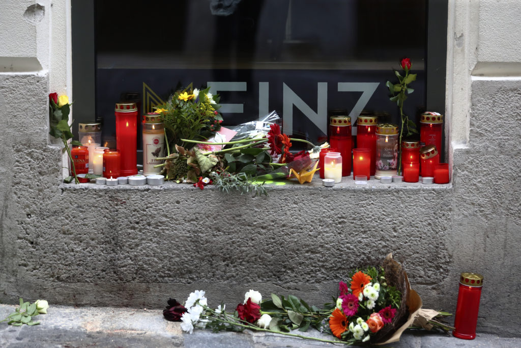Βιέννη: Μαρτυρίες Ελληνίδων από την αιματηρή επίθεση της Δευτέρας – Μακρόν: Έκκληση για ευρωπαϊκή απάντηση