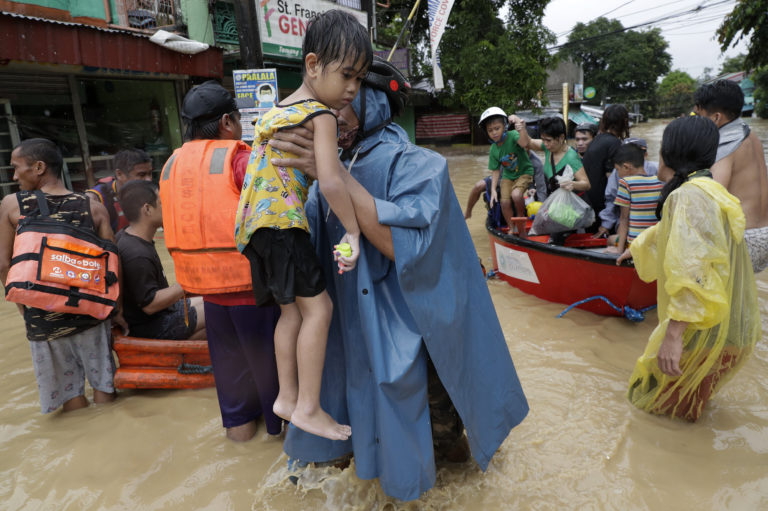 Φιλιππίνες: Οι χειρότερες πλημμύρες των τελευταίων ετών στη Μανίλα – Ντουτέρτε: Άμεση ανάγκη δράσης κατά της κλιματικής αλλαγής