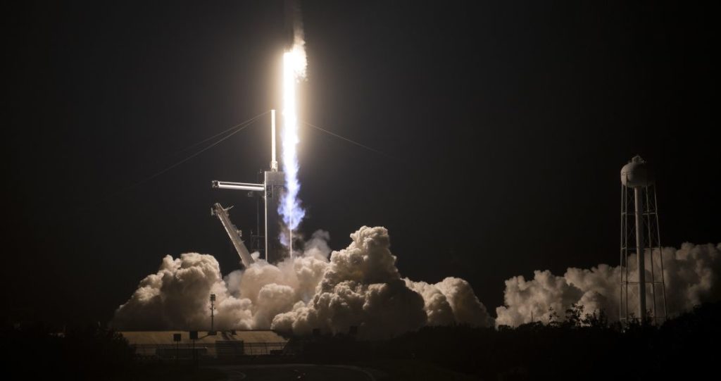 NASA: Το Crew Dragon της Space X προσδέθηκε με επιτυχία στον Διεθνή Διαστημικό Σταθμό