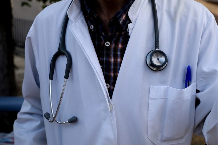 Ανταπόκριση 210 ιδιωτών γιατρών στο κάλεσμα για ενίσχυση νοσοκομείων στη Β. Ελλάδα