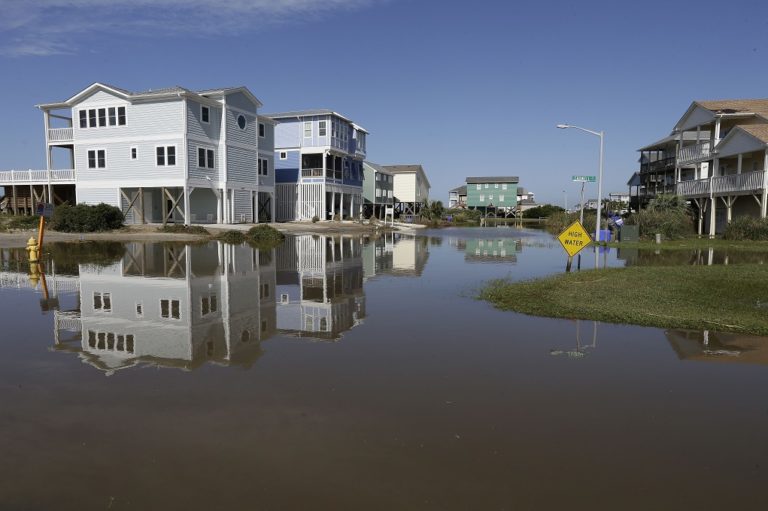 Φονικές πλημμύρες στη Β.Καρολίνα με τουλάχιστον 7 θύματα
