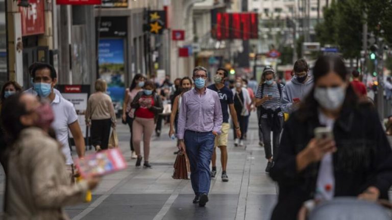 “Το θαύμα της Μαδρίτης”: Τα κρούσματα μειώνονται ενώ τα μαγαζιά παραμένουν ανοιχτά