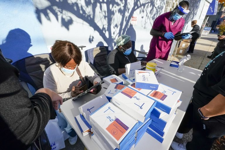 ΗΠΑ: Υπό κατάρρευση το σύστημα υγείας στις μεσοδυτικές πολιτείες- Μαστίζει το νέο κύμα πανδημίας