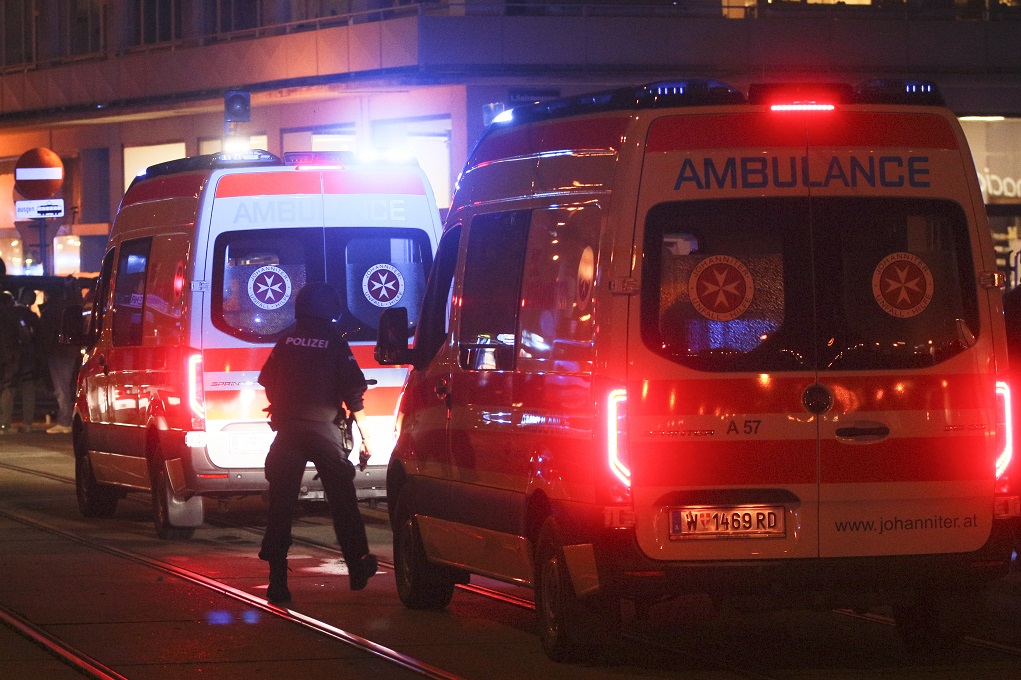 Τρόμος στη Βιέννη: Επίθεση σε 6 σημεία – Τρεις νεκροί και 14 τραυματίες