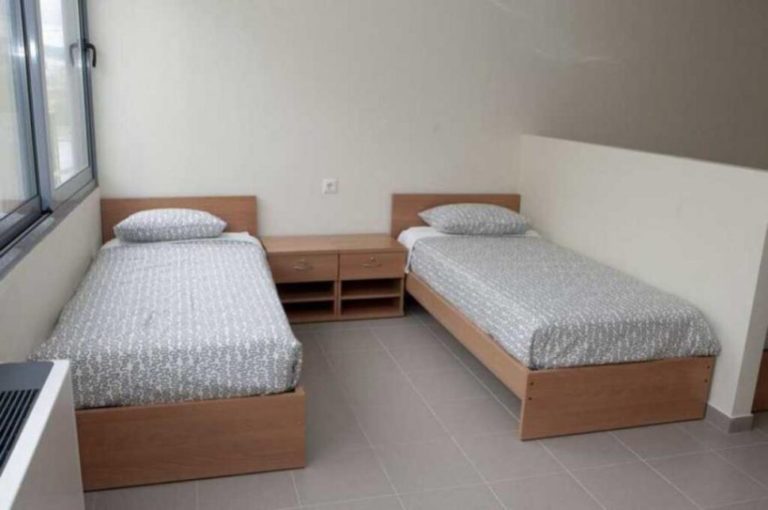 Κοζάνη: Ανακαίνιση δωματίων για στέγαση αστέγων στο κτίριο των “40 Μαρτύρων”