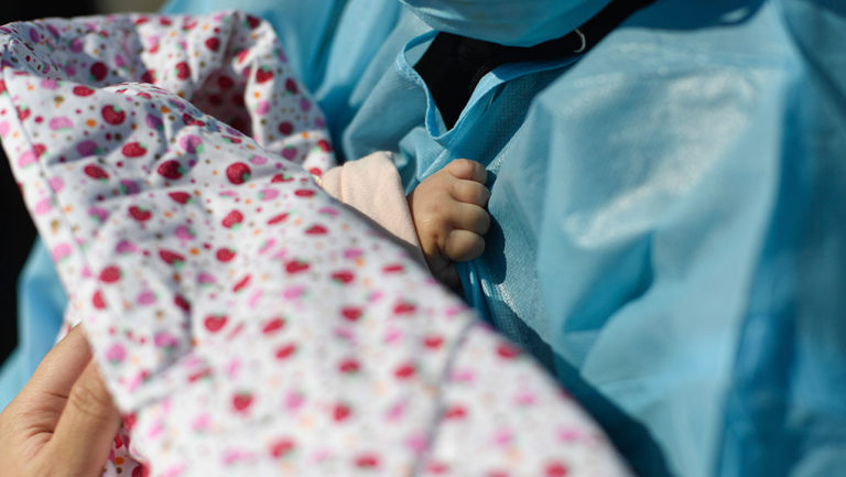 Σιγκαπούρη: Έρευνα για το αν η έγκυος μπορεί να μεταφέρει στο μωρό covid-19