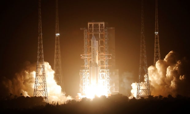 Κερδίζει η Κίνα την κούρσα του διαστήματος με την εκτόξευση του Chang’e 5;