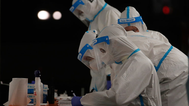 Δραματική αύξηση των διασωληνωμένων στις ΜΕΘ – Κραυγή αγωνίας από γιατρούς και νοσηλευτές (video)