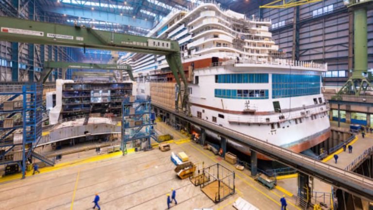 Timelapse: Σε 30” η κατασκευή του μεγαλύτερου κρουαζιερόπλοιου στον κόσμο