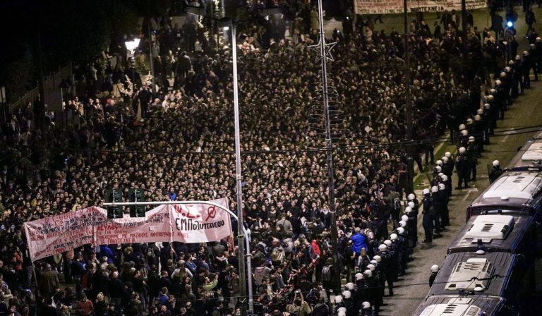 ΣΥΡΙΖΑ, ΚΚΕ, ΜέΡΑ25 συνυπογράφουν κείμενο ενάντια στην απαγόρευση των δημόσιων συναθροίσεων