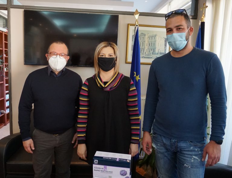Ο Δήμος Κομοτηνής δώρισε 850 τεστ αντιγόνου κορονοϊού στον ΕΟΔΥ