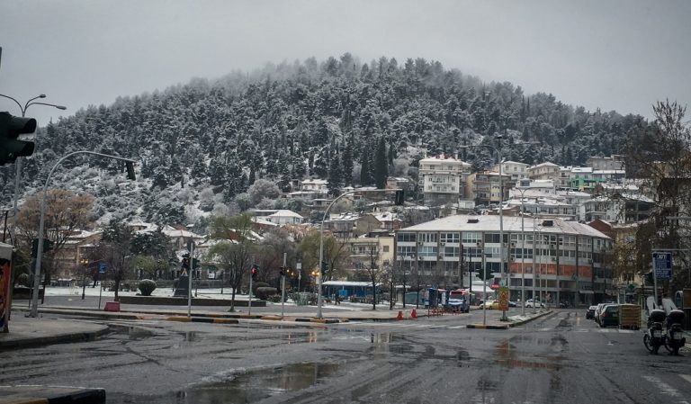 Σ. Αρναούτογλου: Αντί για βροχή, ασθενείς χιονοπτώσεις το Σαββατοκύριακο