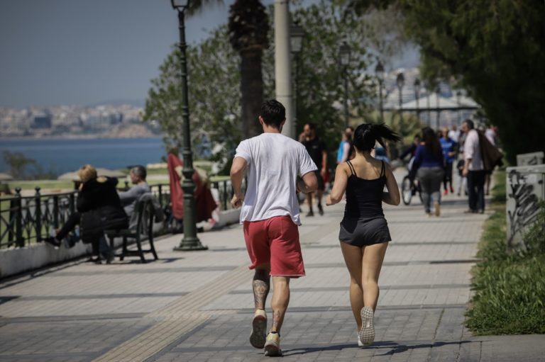 ΠΟΥ: Να γυμνάζεσθε εν μέσω πανδημίας