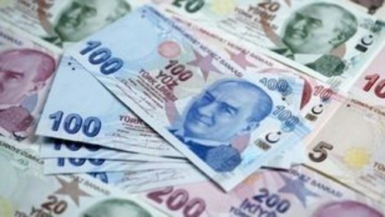 Τουρκία: Αλλαγή οικονομικής πολιτικής για “φρένο” στην “κατρακύλα” της λίρας