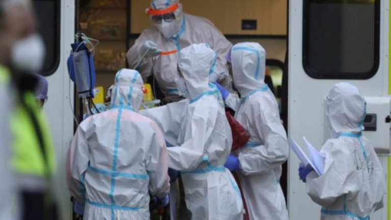 Τσεχία: Απαγόρευση νυχτερινής κυκλοφορίας, κλείνουν μπαρ και εστιατόρια