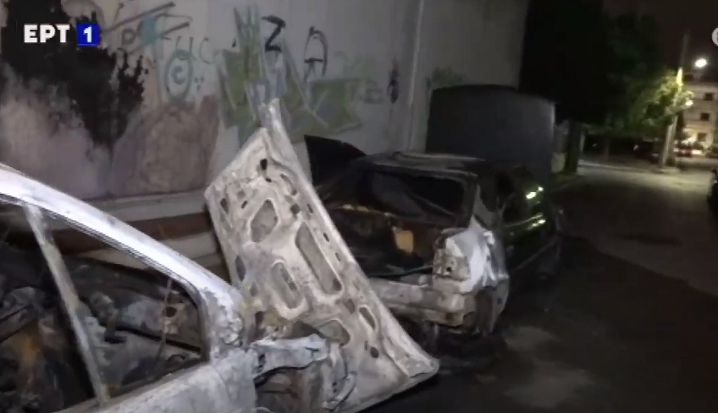 Εμπρησμός ΙΧ στο Ίλιον – Καταστράφηκαν ολοσχερώς δύο οχήματα
