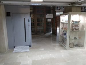 Π.Ε. Καστοριάς: Ανελκυστήρες &  WC για Άτομα με Αναπηρία στο Διοικητήριο