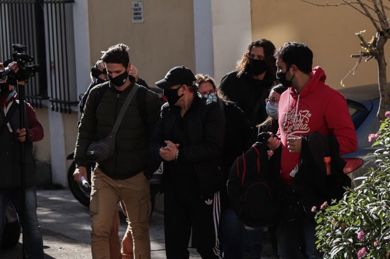 Αναβάλλεται επ’ αόριστον η δίκη του λαϊκού τραγουδιστή