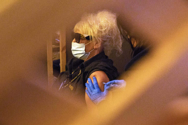 Ισραήλ:  Νέο γενικό λοκντάουν λίγο μετά την έναρξη των εμβολιασμών