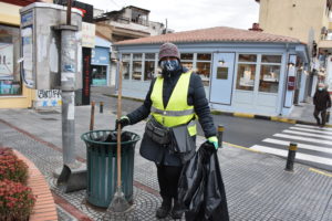 Κομοτηνή: Πολύτεκνη μητέρα εργαζόμενη  14 χρόνια στο Τμήμα Καθαριότητας του Δήμου
