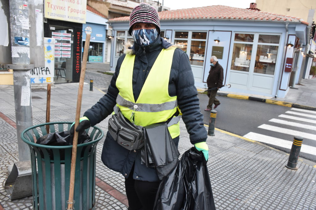 Κομοτηνή: Πολύτεκνη μητέρα εργαζόμενη  14 χρόνια στο Τμήμα Καθαριότητας του Δήμου