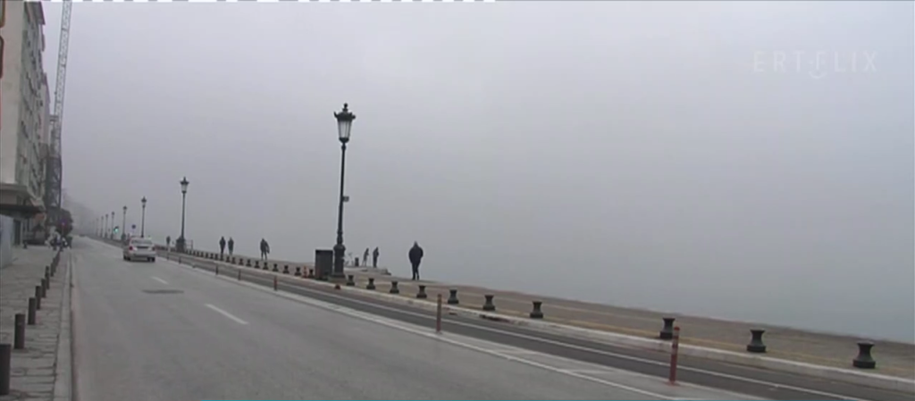 Θεσσαλονίκη: Ομίχλη, κίνηση στους δρόμους και περίπατος στην παραλία (video)