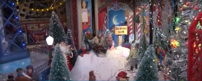 Το πολύχρωμο χριστουγεννιάτικο παραμύθι της Πτολεμαΐδας (video)