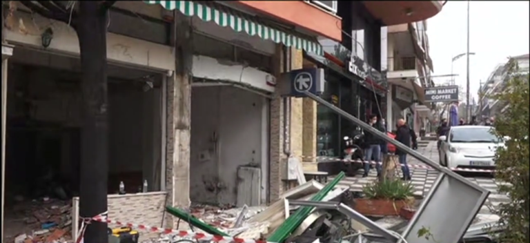 Θεσσαλονίκη: Μεγάλες ζημίες από έκρηξη σε ΑΤΜ στην Πολίχνη (video)