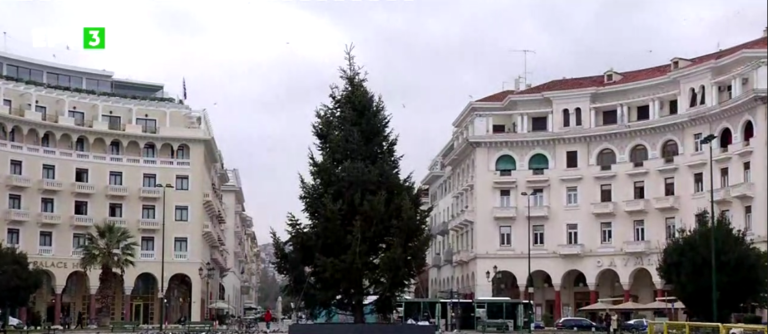 Θεσσαλονίκη: Ξεκίνησε ο χριστουγεννιάτικος στολισμός στην Πλατεία Αριστοτέλους