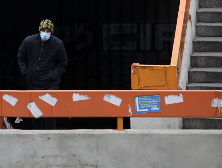 Σερβία: 69 θάνατοι από επιπλοκές του κορονοϊού & 7.782 νέα κρούσματα – Εγκαινιάστηκε στο Βελιγράδι νέο Covid νοσοκομείο