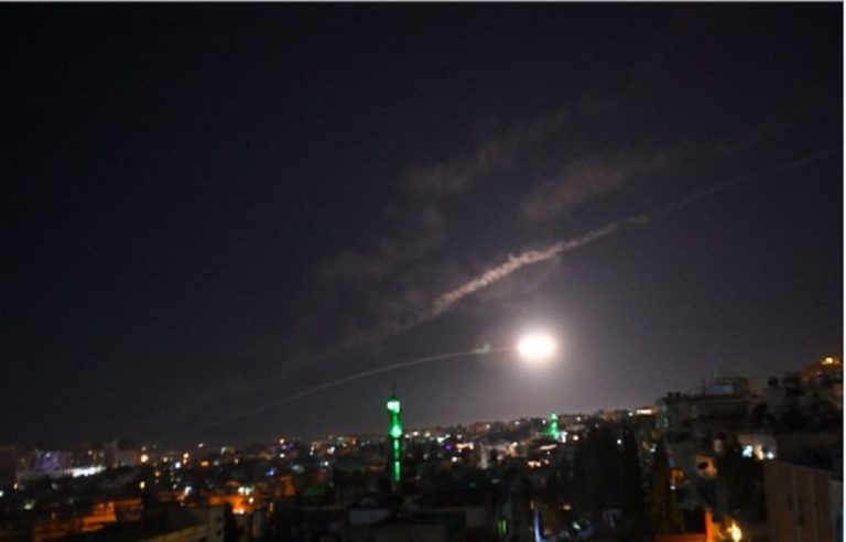Συρία: Ισραηλινά αεροσκάφη έπληξαν θέσεις κοντά στη Δαμασκό