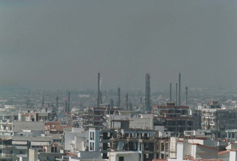 Τα νοικοκυριά παράγουν τόσο CO2 όσο και η βιομηχανία (Video)