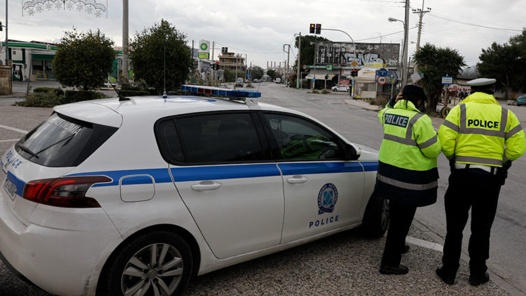 Καθολικό lockdown σε ισχύ στην Κοζάνη – Αυστηροί έλεγχοι στα λιμάνια (video)