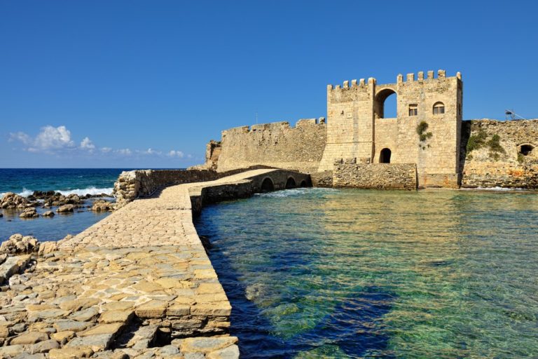 Ικανοποιημένος από τις πρωτοβουλίες του ΥΠΠΟ για το Κάστρο της Μεθώνης δηλώνει ο δήμαρχος της περιοχής
