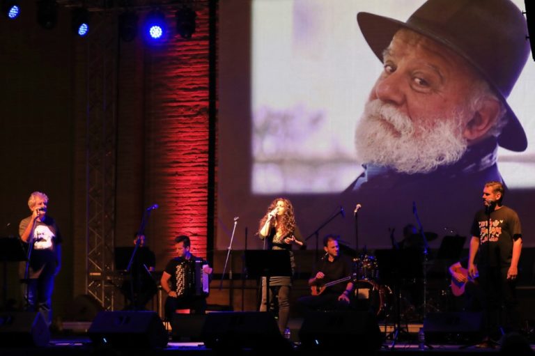 «Εδώ είναι… του Ρασούλη»:  Διαδικτυακό αφιέρωμα στον δημιουργό Μανώλη Ρασούλη από το Μ.Μ.Θ.