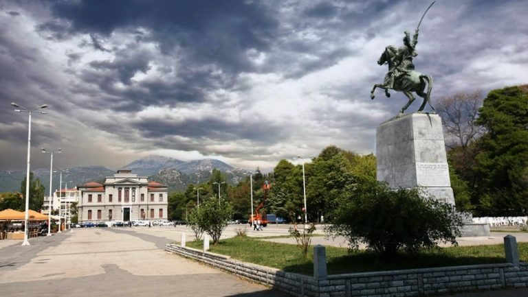 TREE ΠΟΛΗ: Το παραμύθι ξεκινά