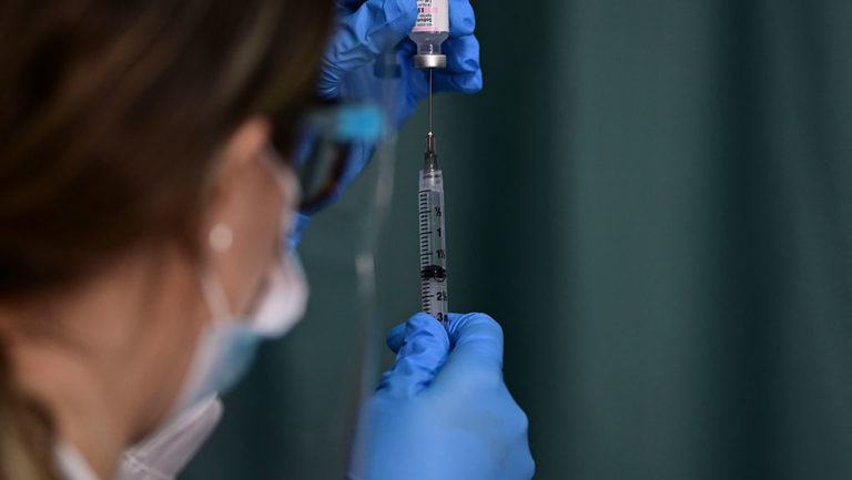 Βρετανία: Έναρξη κλινικών δοκιμών του πέμπτου βρετανικού εμβολίου για τον Covid-19