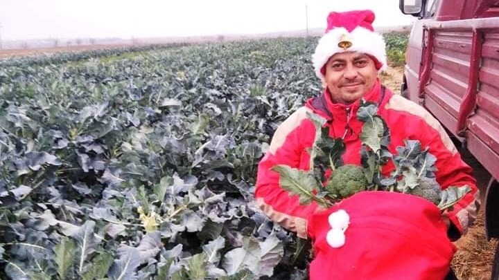 Κιλκίς: Αγρότης καλλιεργεί λαχανικά…με χριστουγεννιάτικες μελωδίες!
