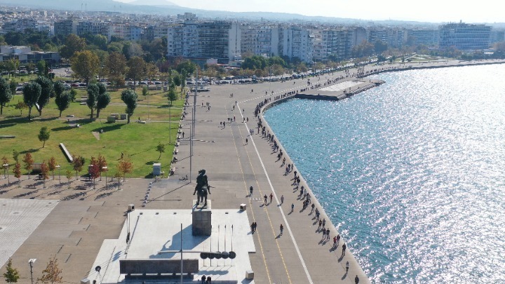 Θεσσαλονίκη: Επιβράδυνση στον ρυθμό μείωσης του ιικού φορτίου στα λύματα