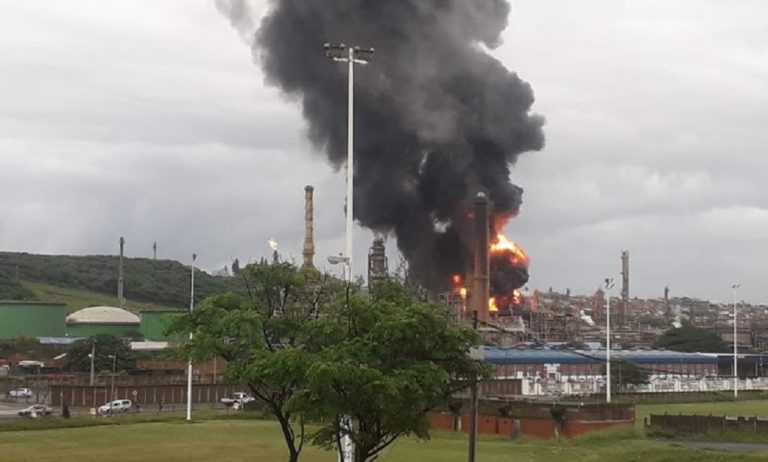 Επτά τραυματίες από την έκρηξη σε διυλιστήριο πετρελαίου στη Νότια Αφρική