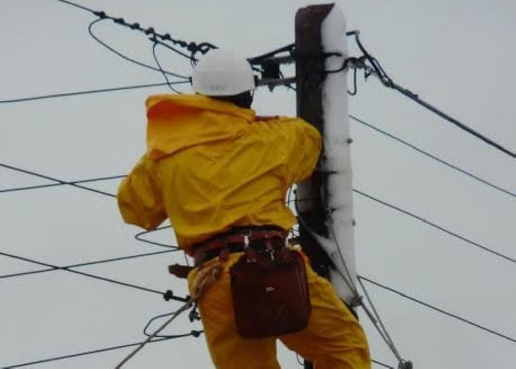 Έβρος: Πάνω από 20 συνεργεία επιχειρούν για την αποκατάσταση της ηλεκτροδότησης