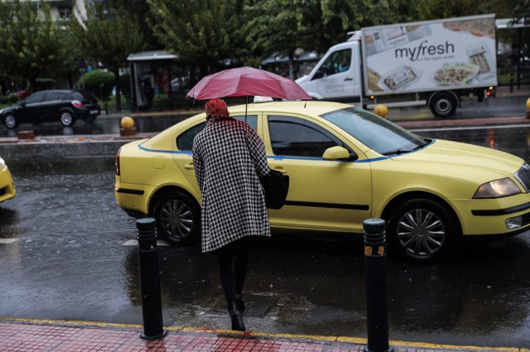 Μέχρι δύο επιβάτες από Δευτέρα στα ταξί – Τι ισχύει για ειδική μίσθωση και βαν