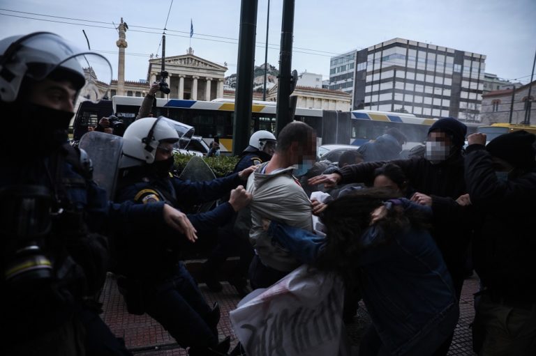 Προσαγωγές κατά τη συγκέντρωση για τον Δ. Κουφοντίνα