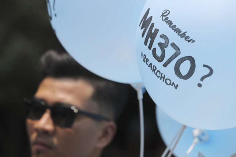 Πτήση MH370 – Ένα νέο βιβλίο καταγράφει ότι το αεροπλάνο καταρρίφθηκε